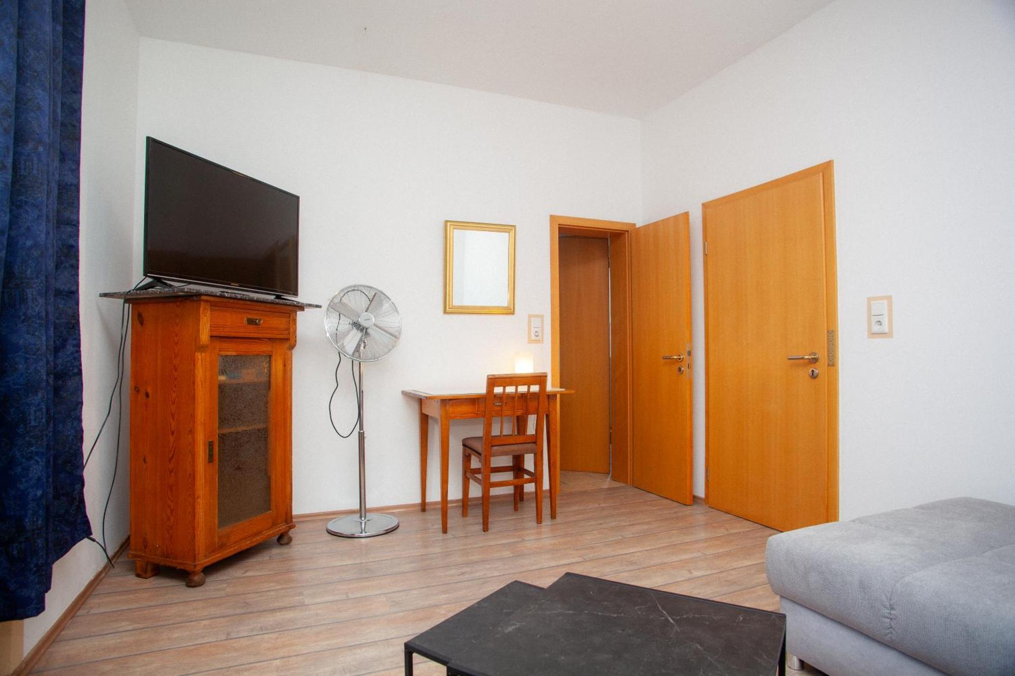 Fe Wo Am Alten Rathaus Andernach Ngoại thất bức ảnh